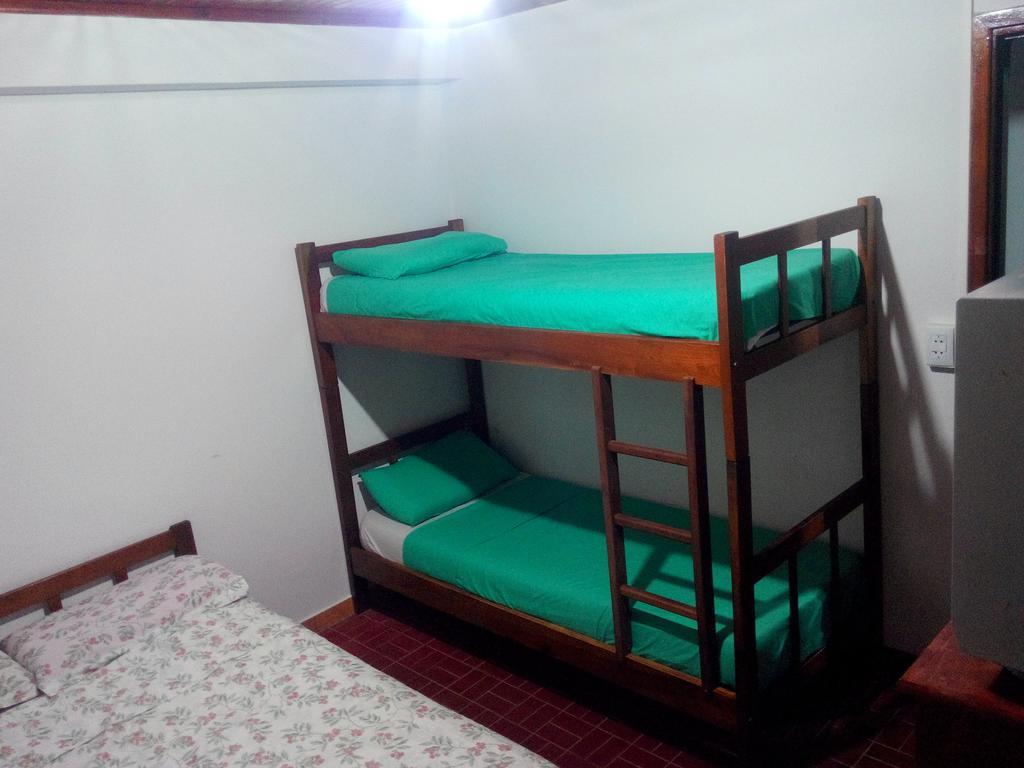 Iguazu Rey Hostel Puerto Iguazú Szoba fotó