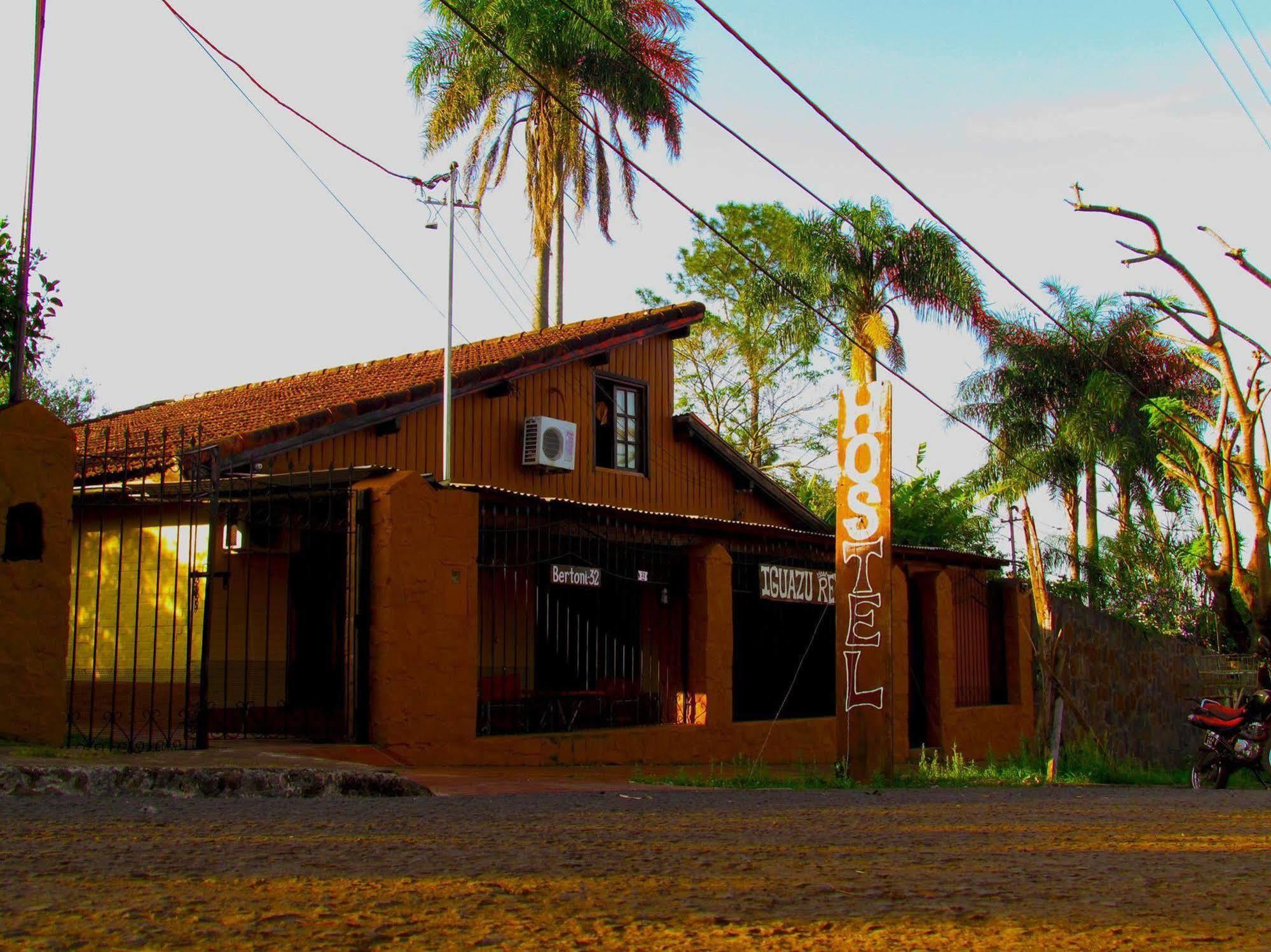 Iguazu Rey Hostel Puerto Iguazú Kültér fotó